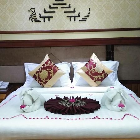 Palace Hotel Μανταλέι Εξωτερικό φωτογραφία