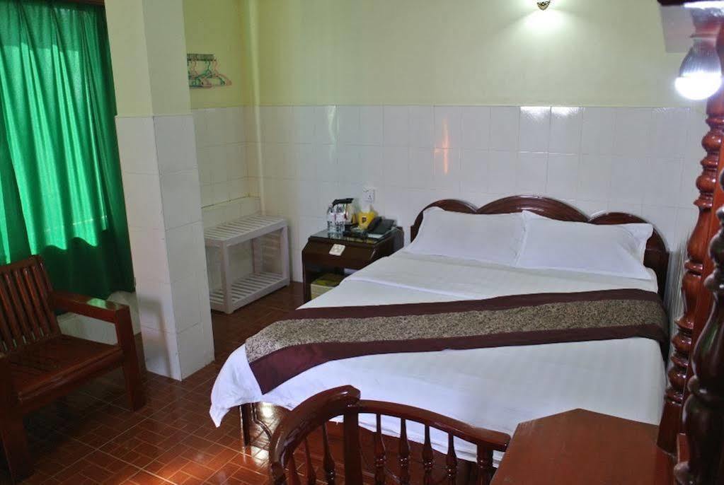 Palace Hotel Μανταλέι Εξωτερικό φωτογραφία
