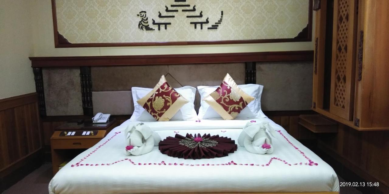 Palace Hotel Μανταλέι Εξωτερικό φωτογραφία